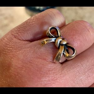 James Avery Bow ring. Excellent condition.Size 5